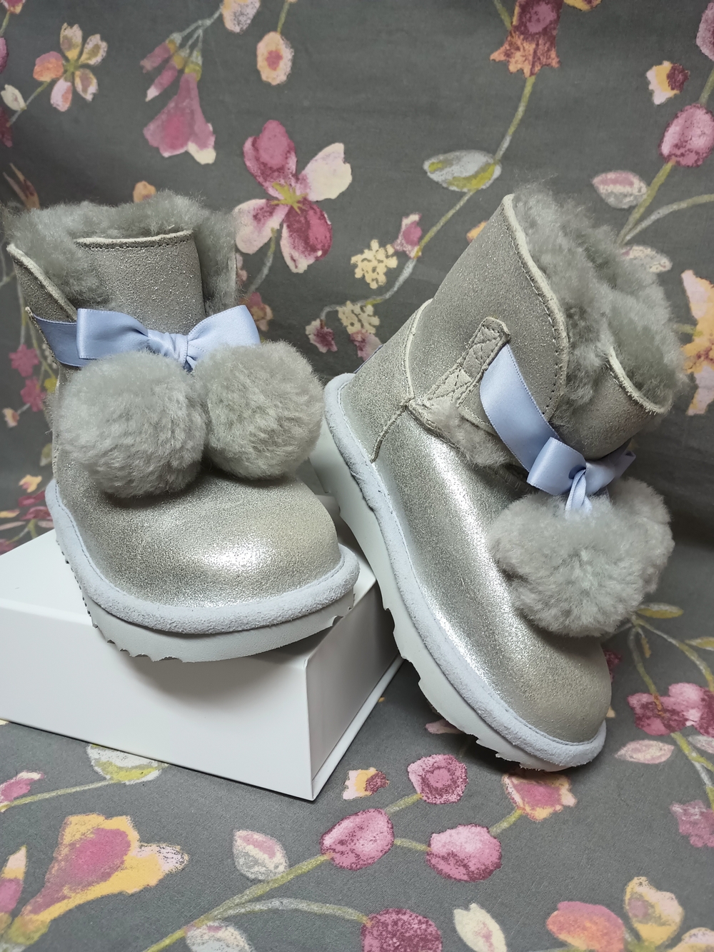 UGG Toddler Gita Metallic Silver Pom-Pom Boots Brand New Size 9